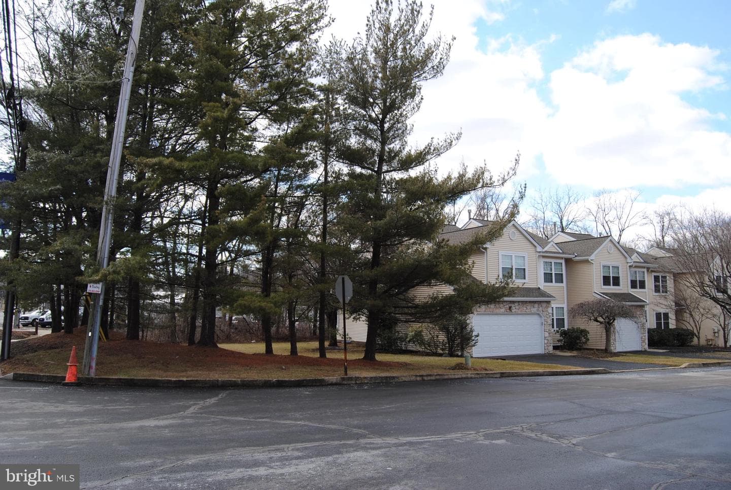 700 Locust Lane photo 5