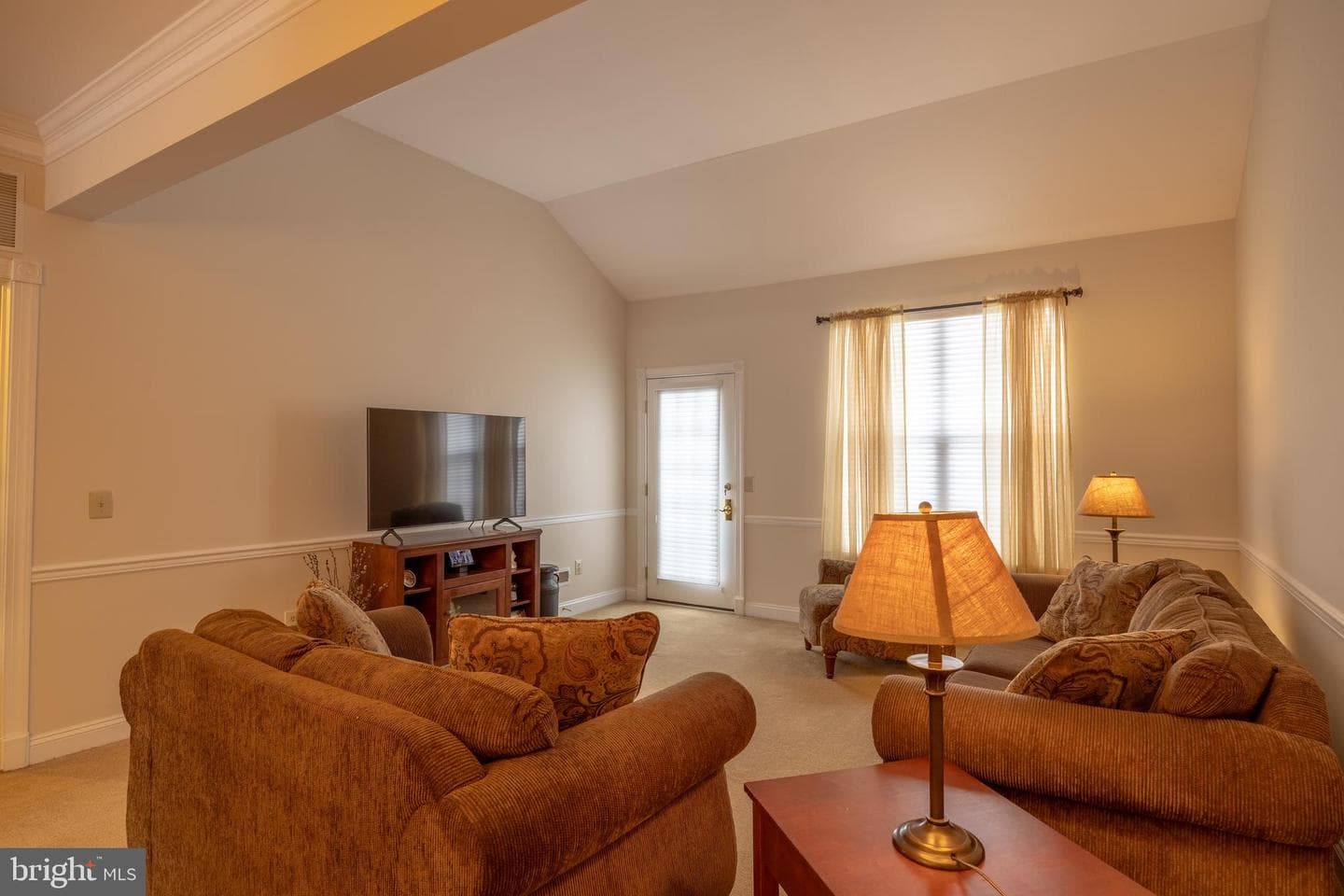 8 Newbury Way photo 6