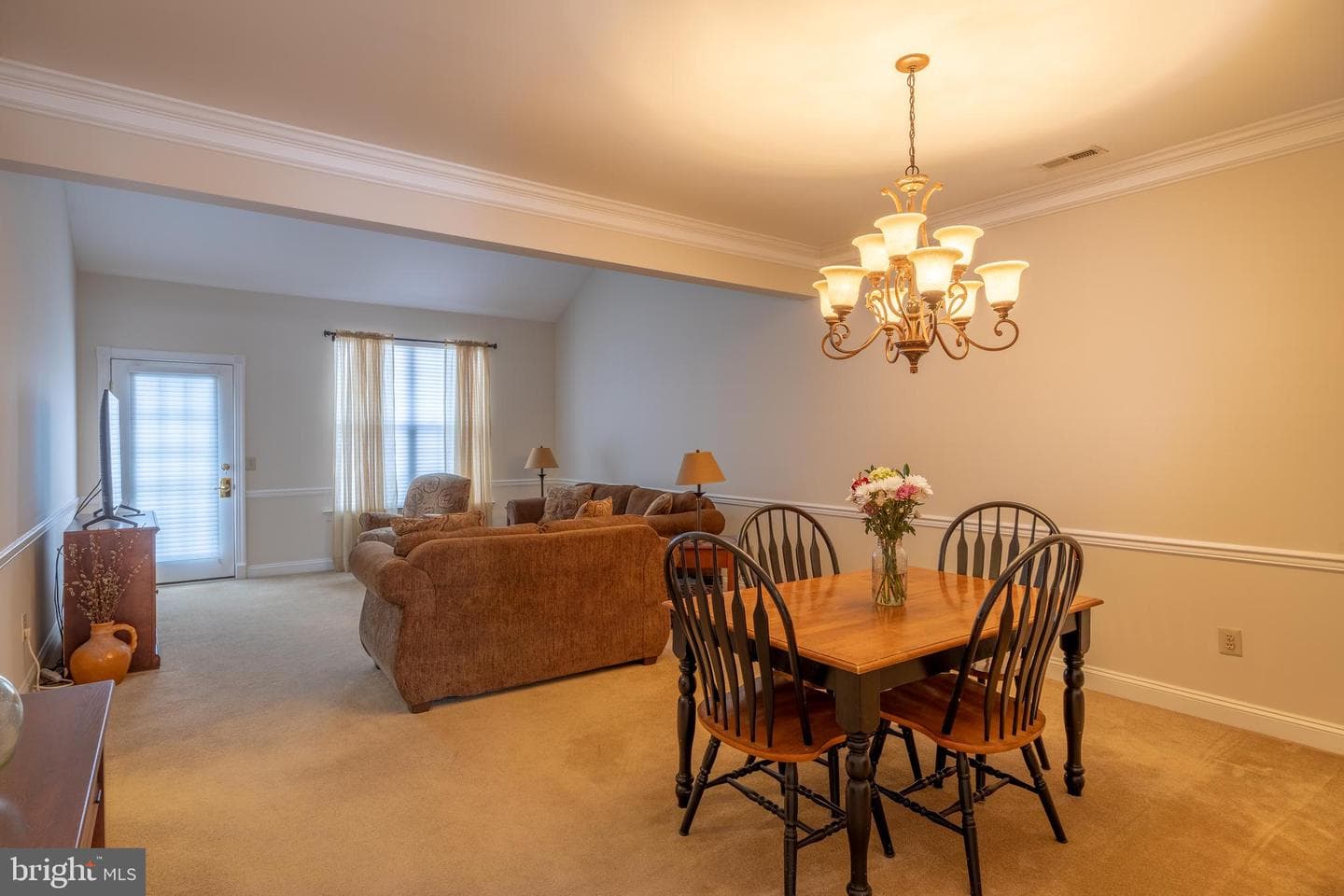 8 Newbury Way photo 7