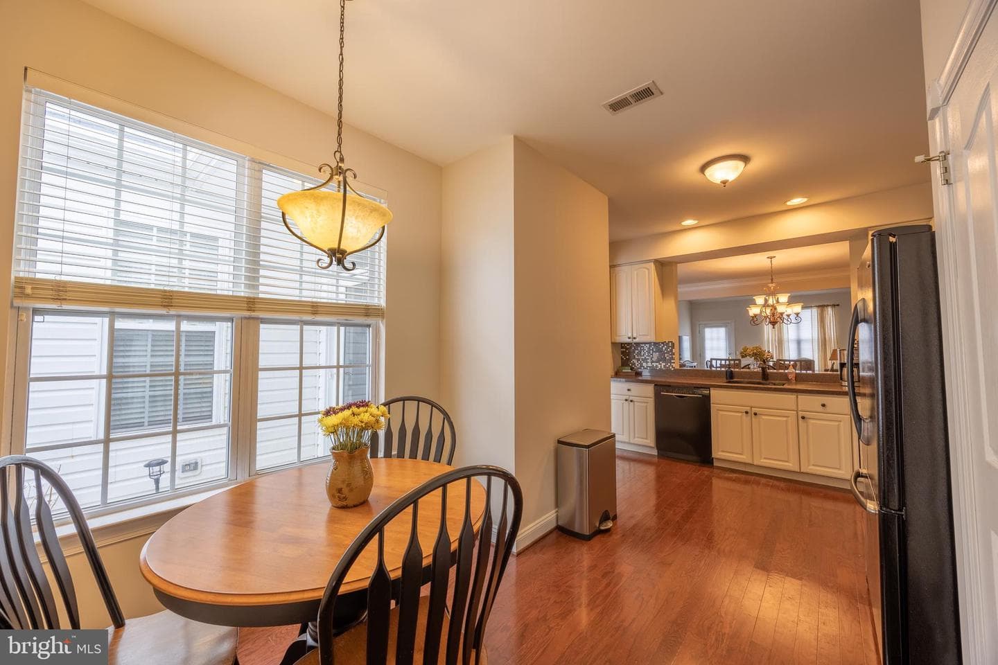 8 Newbury Way photo 8