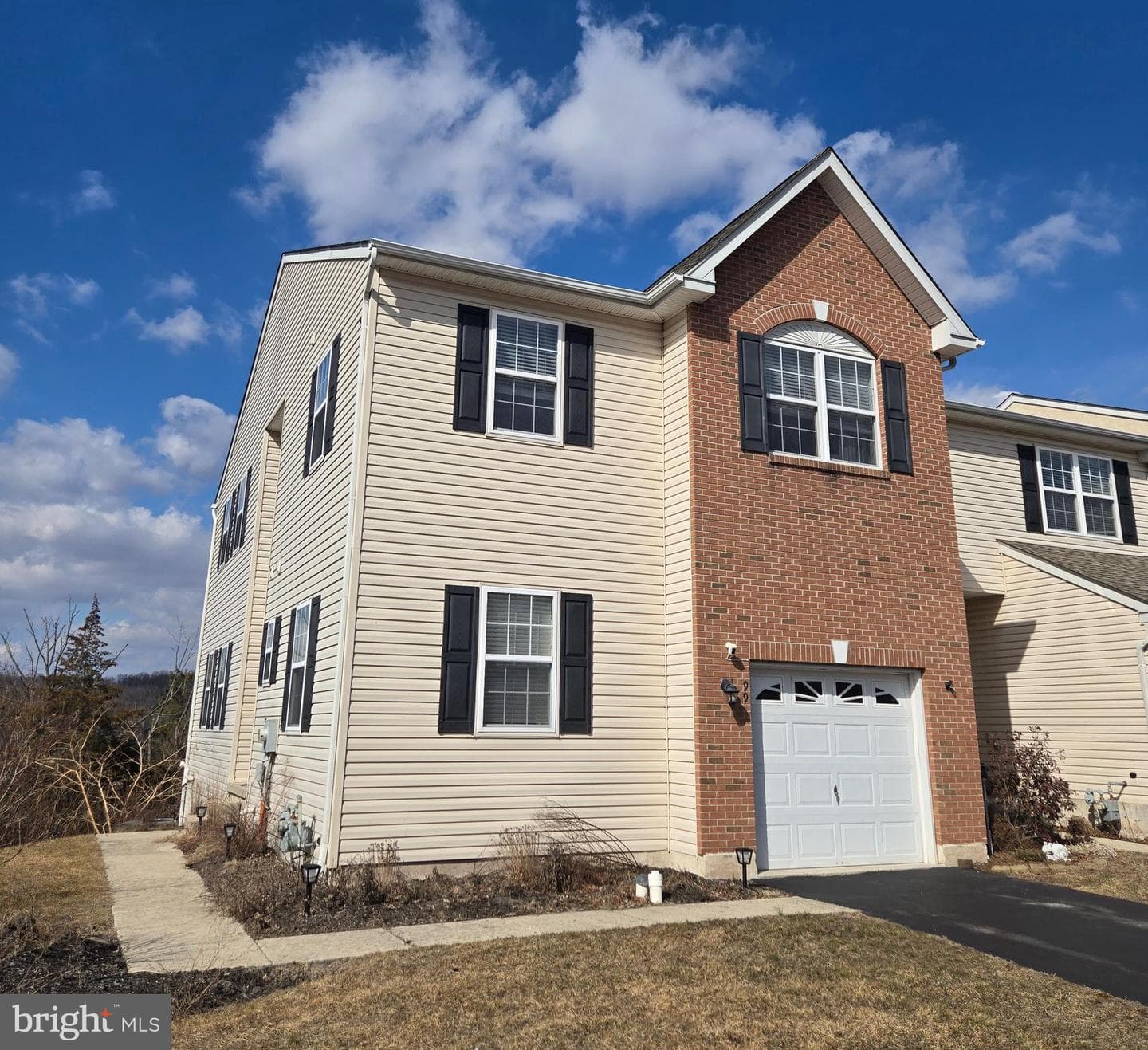 99 Green View Drive photo 1