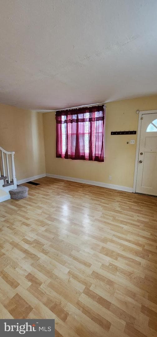 1125 Colonial Avenue photo 3