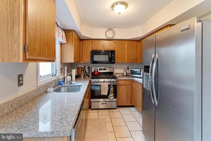 136 Hedgerow Drive photo 24