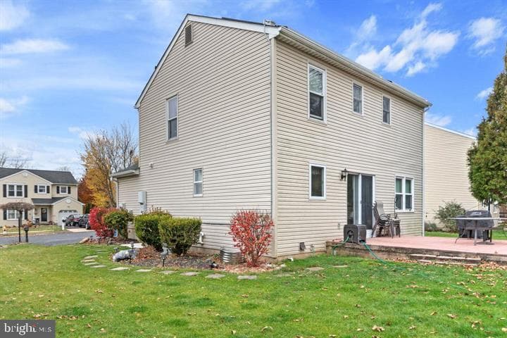 136 Hedgerow Drive photo 31