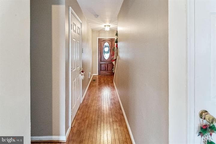 136 Hedgerow Drive photo 4