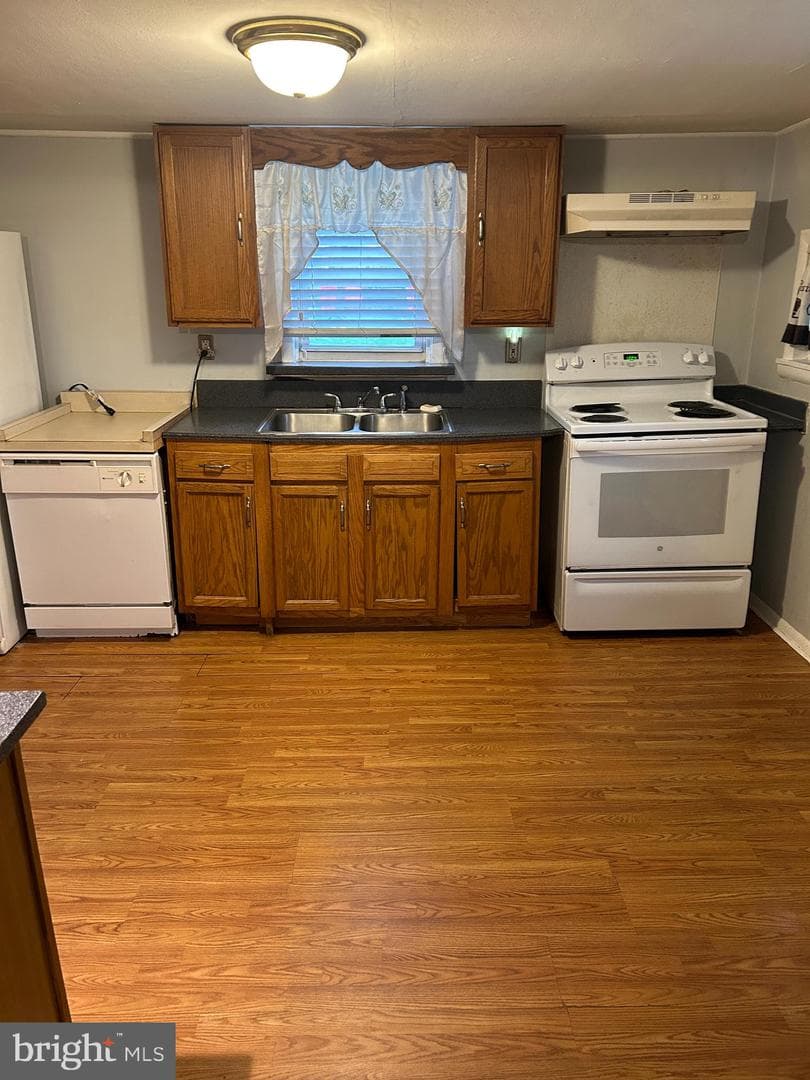 335 Ash Street photo 8