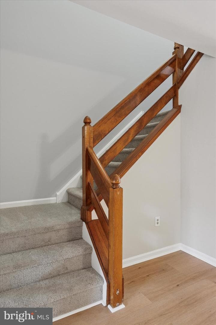 624 Coates Lane photo 14
