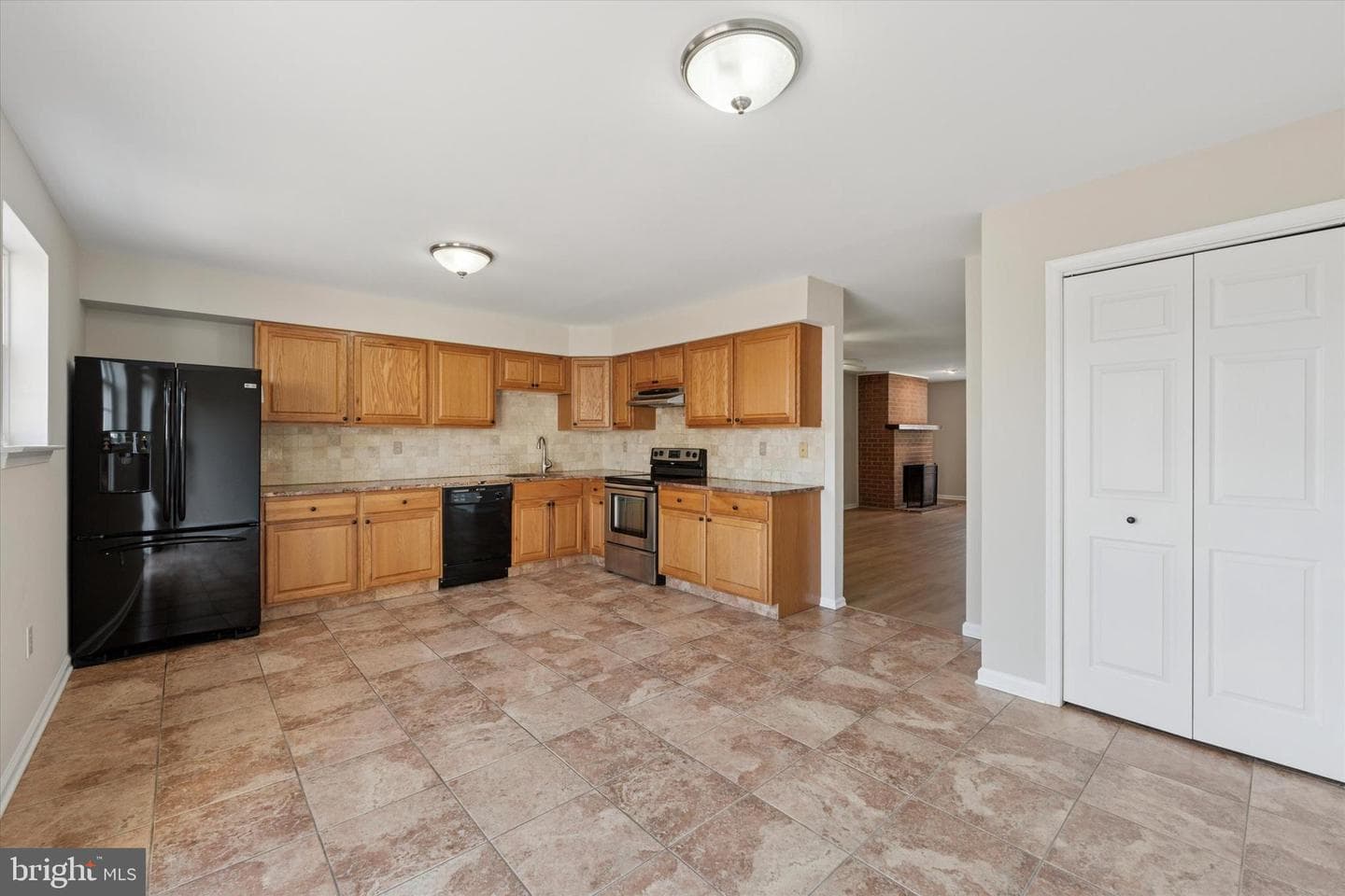 624 Coates Lane photo 8