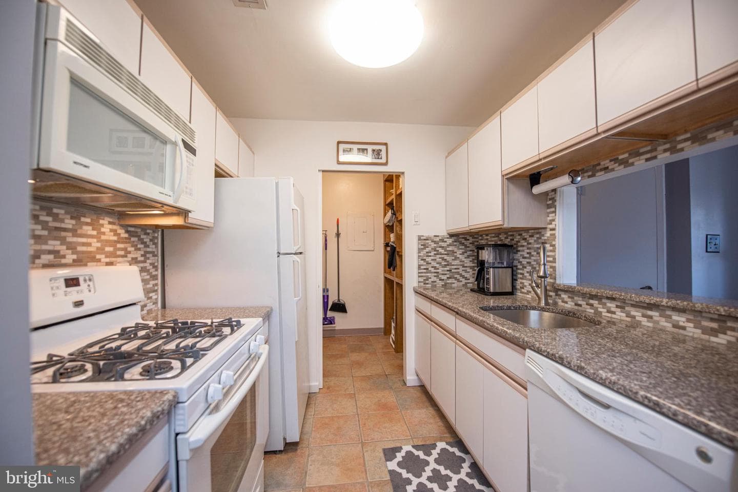 502 Stockton Court photo 5