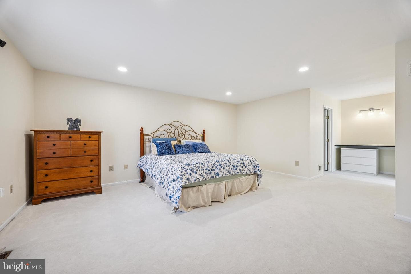 640 Chatham Lane photo 49