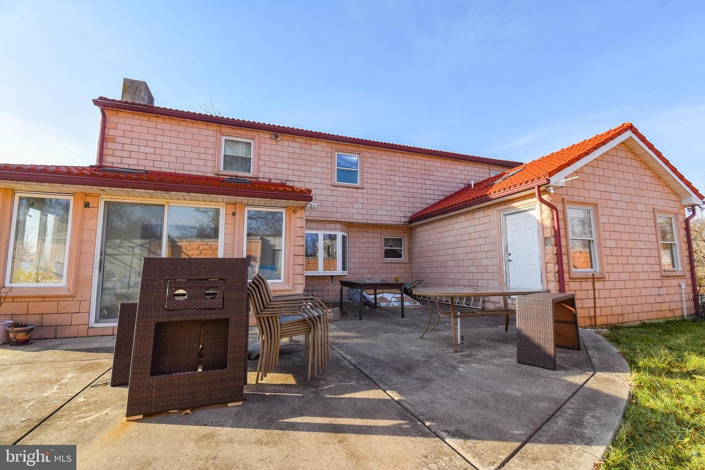 87 Chestnut Lane photo 30