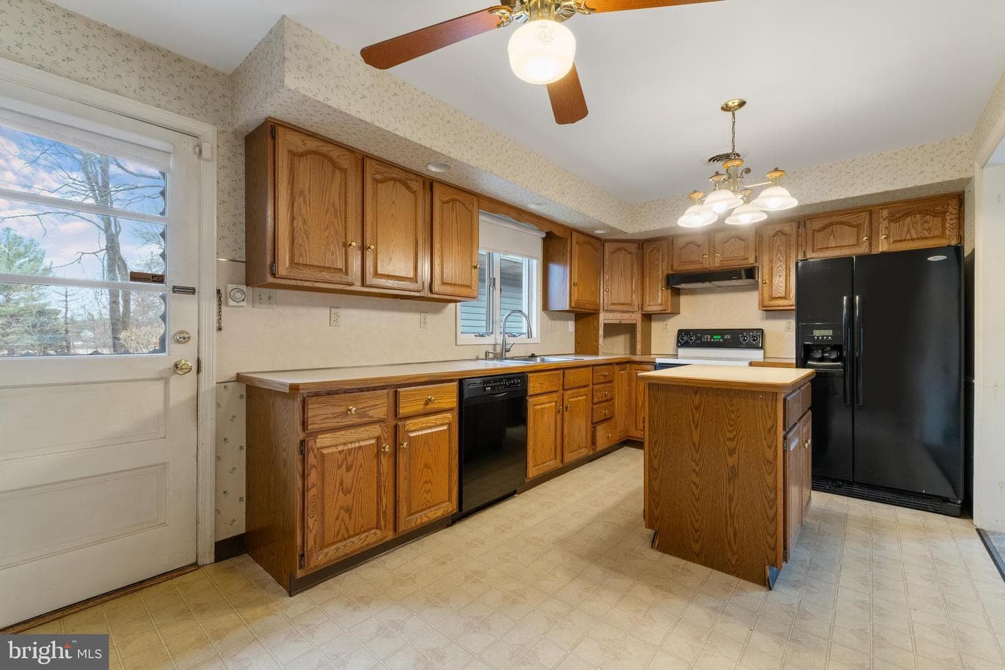 527 Norristown Road photo 3