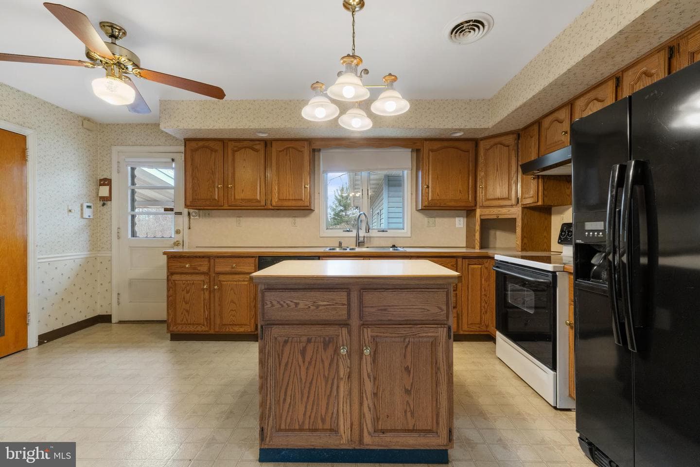 527 Norristown Road photo 4