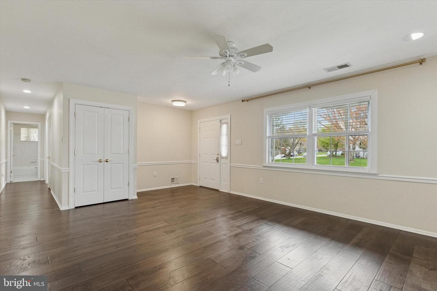 1150 Hereford Drive photo 3