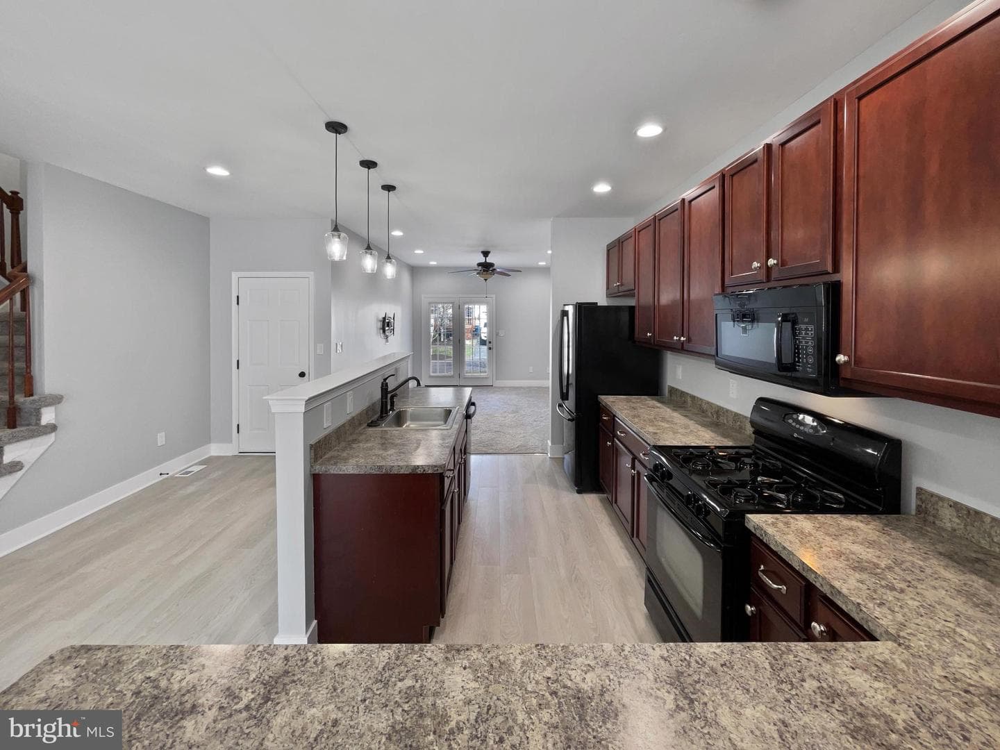 1089 Rosemont Terrace photo 12