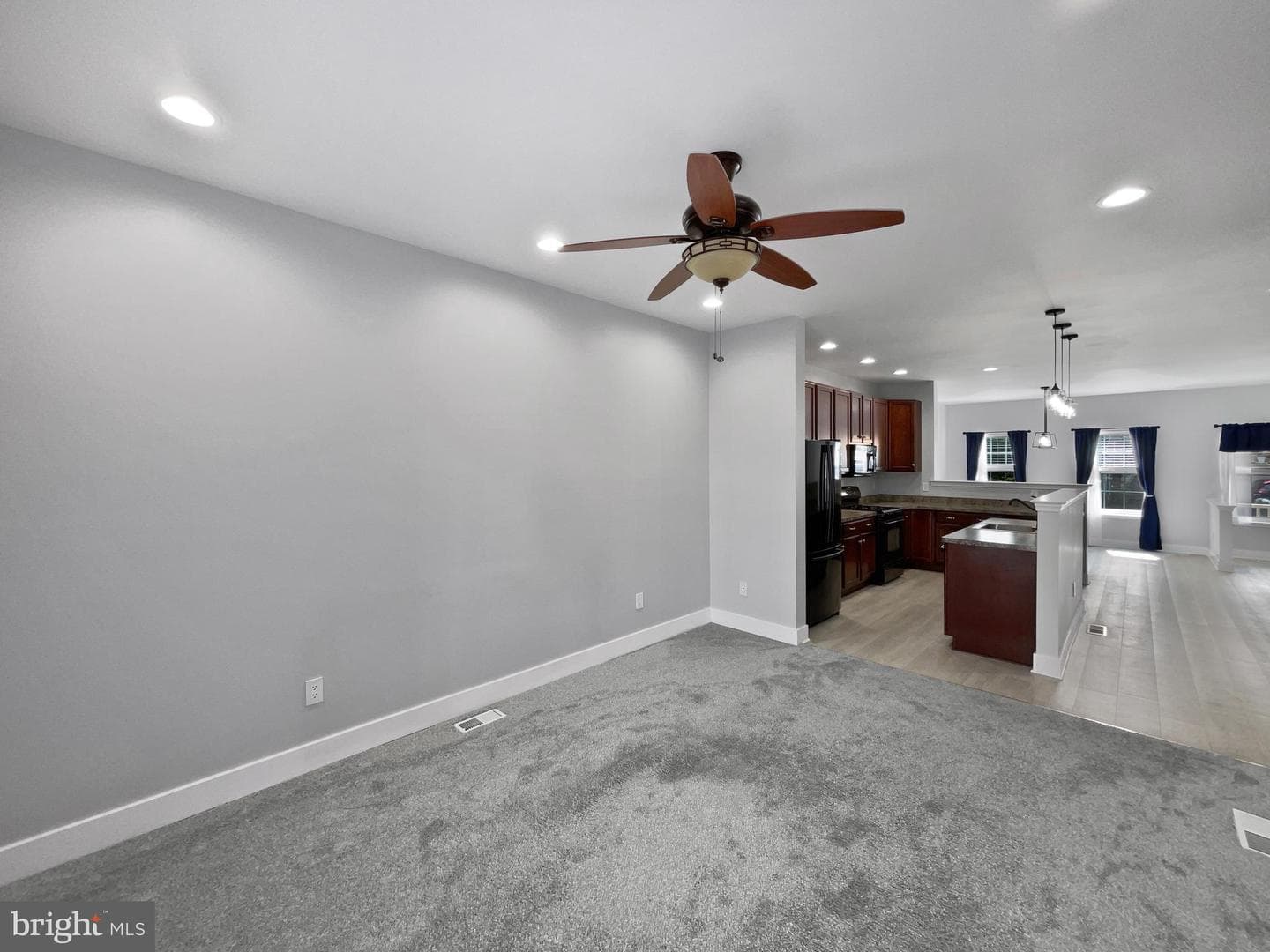 1089 Rosemont Terrace photo 24