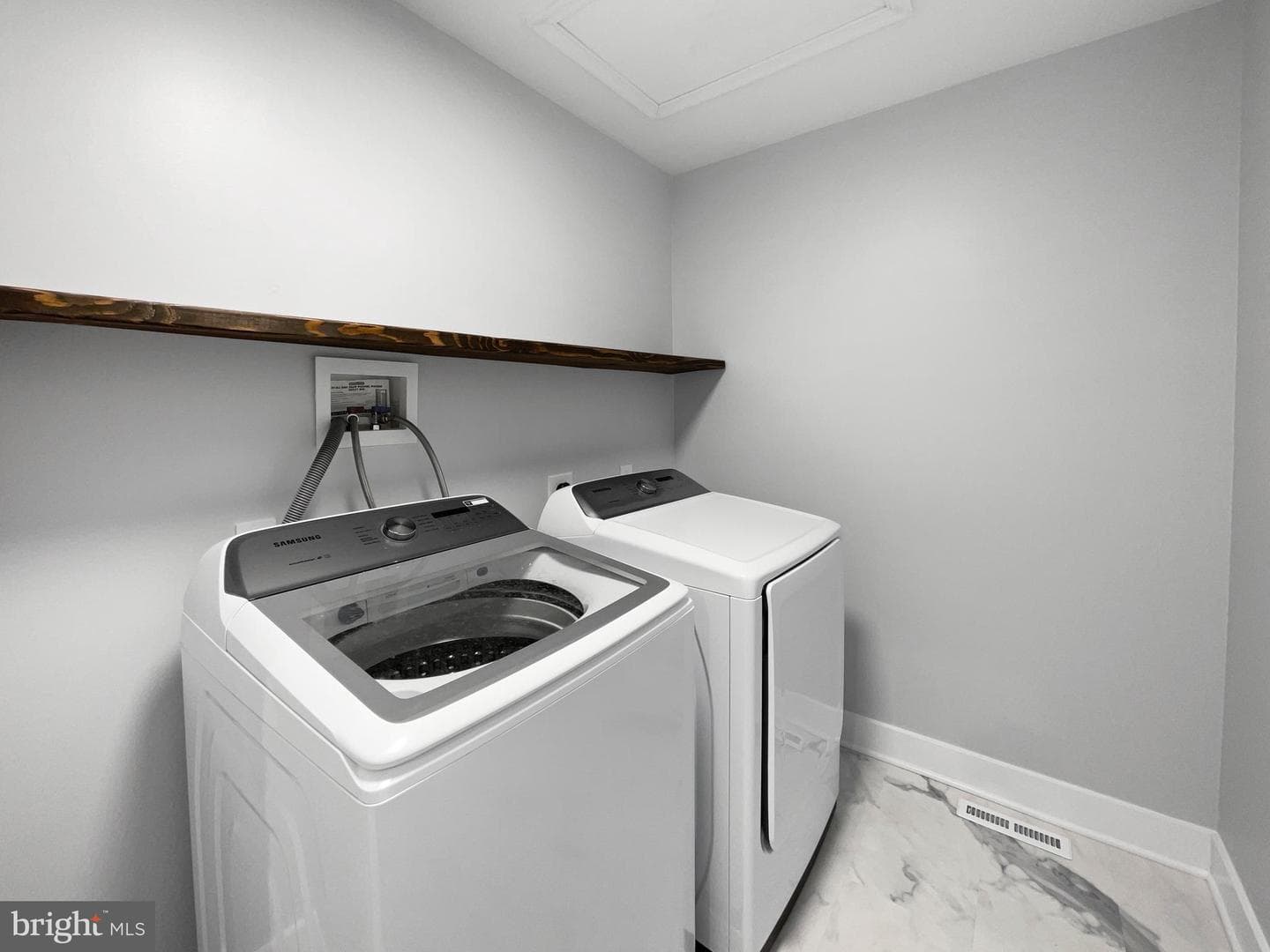 1089 Rosemont Terrace photo 46