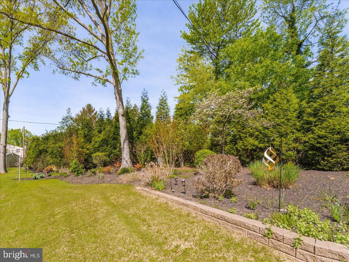 2737 Lantern Lane photo 36