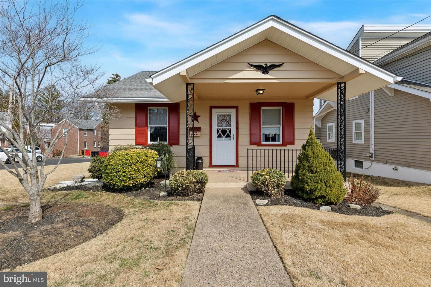 1019 Burke Avenue photo 1