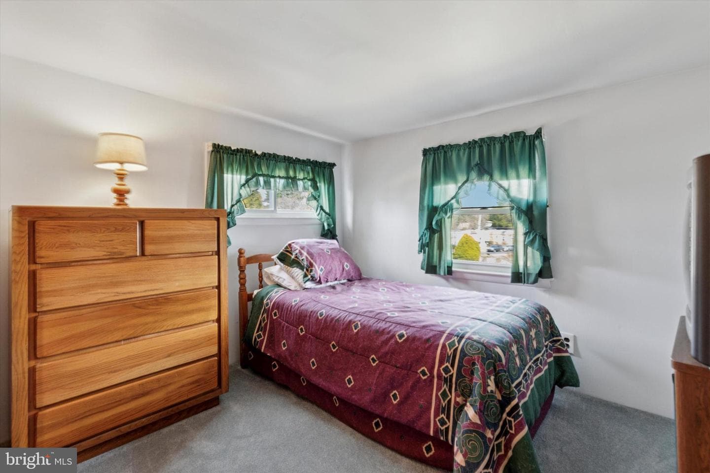 1019 Burke Avenue photo 11