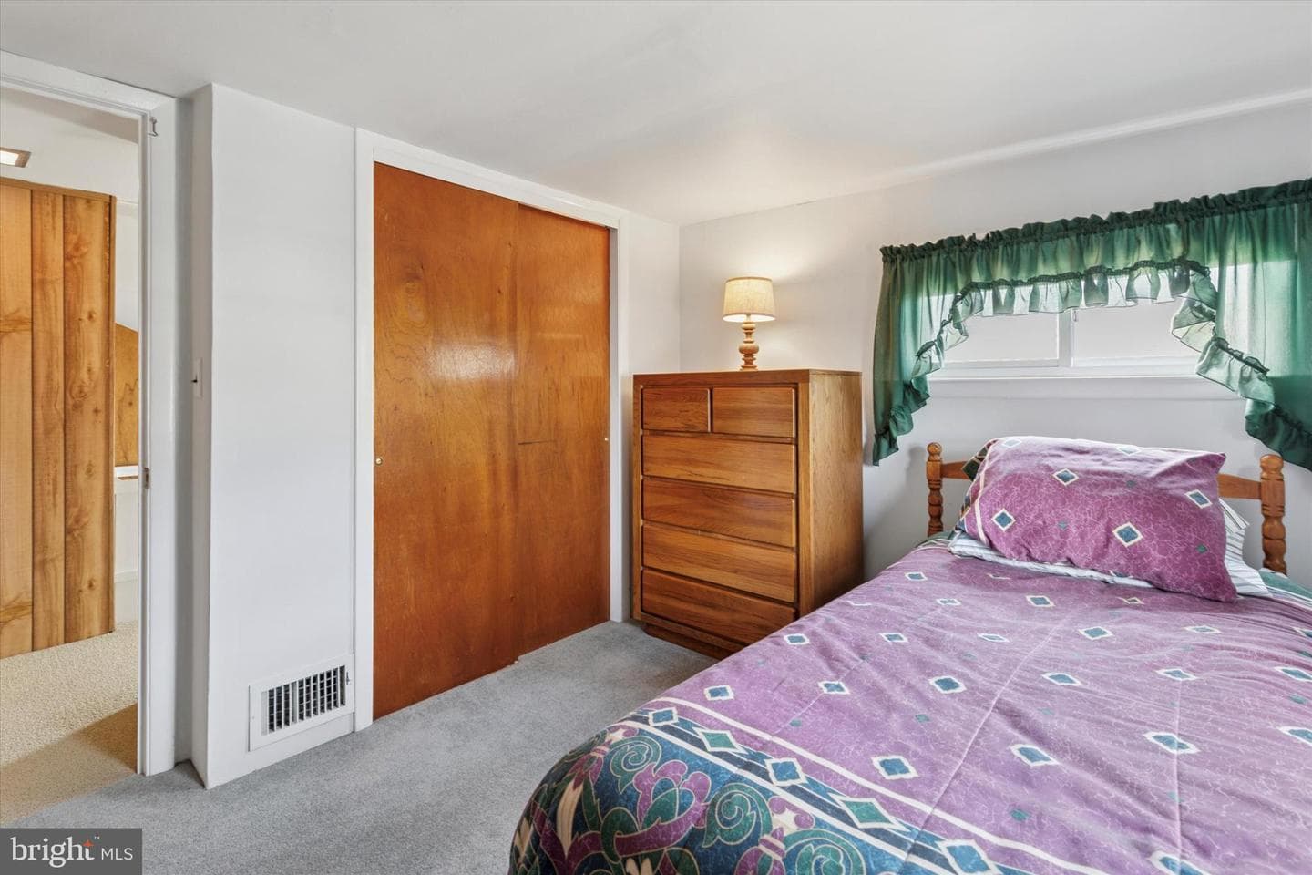 1019 Burke Avenue photo 12