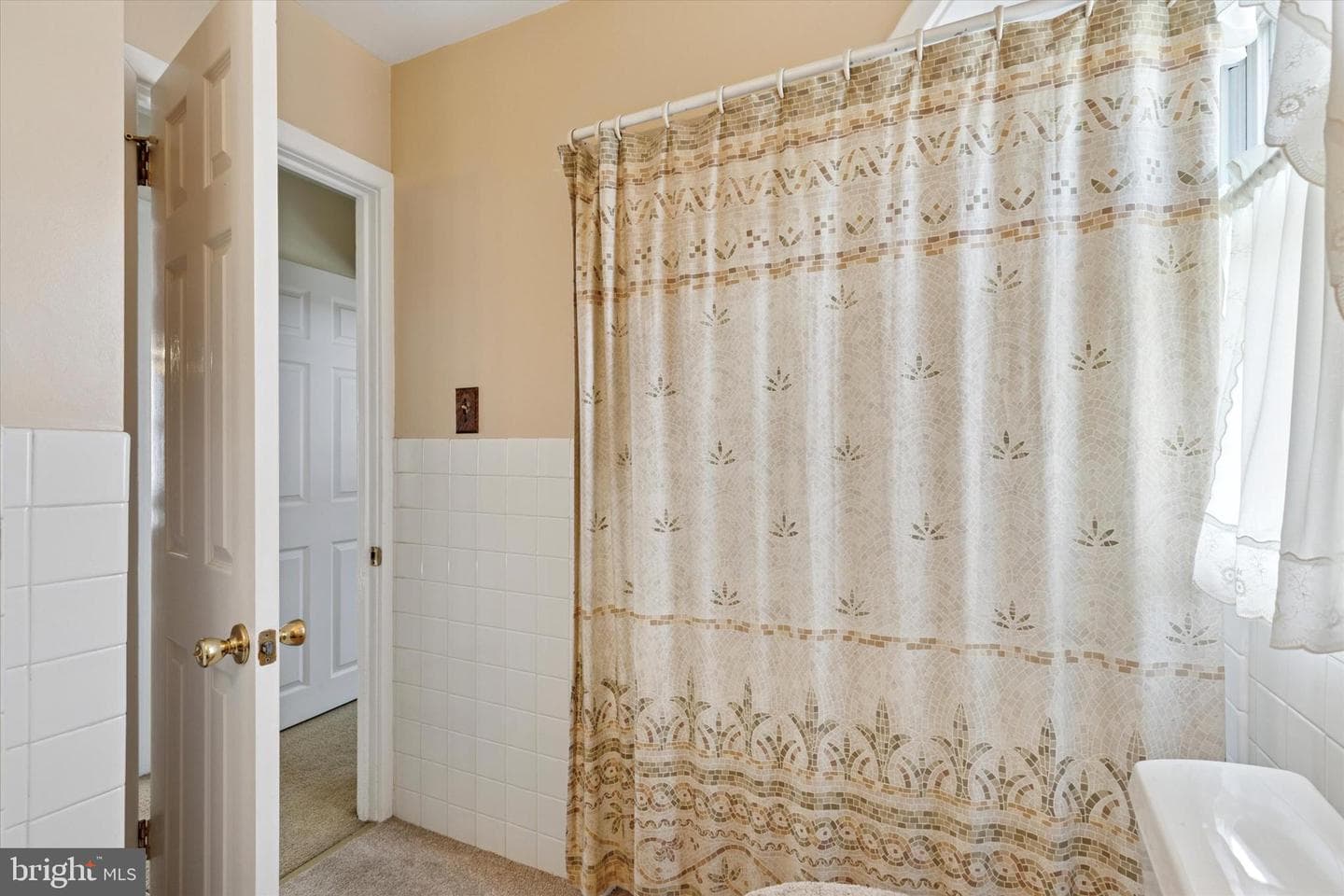 1019 Burke Avenue photo 13