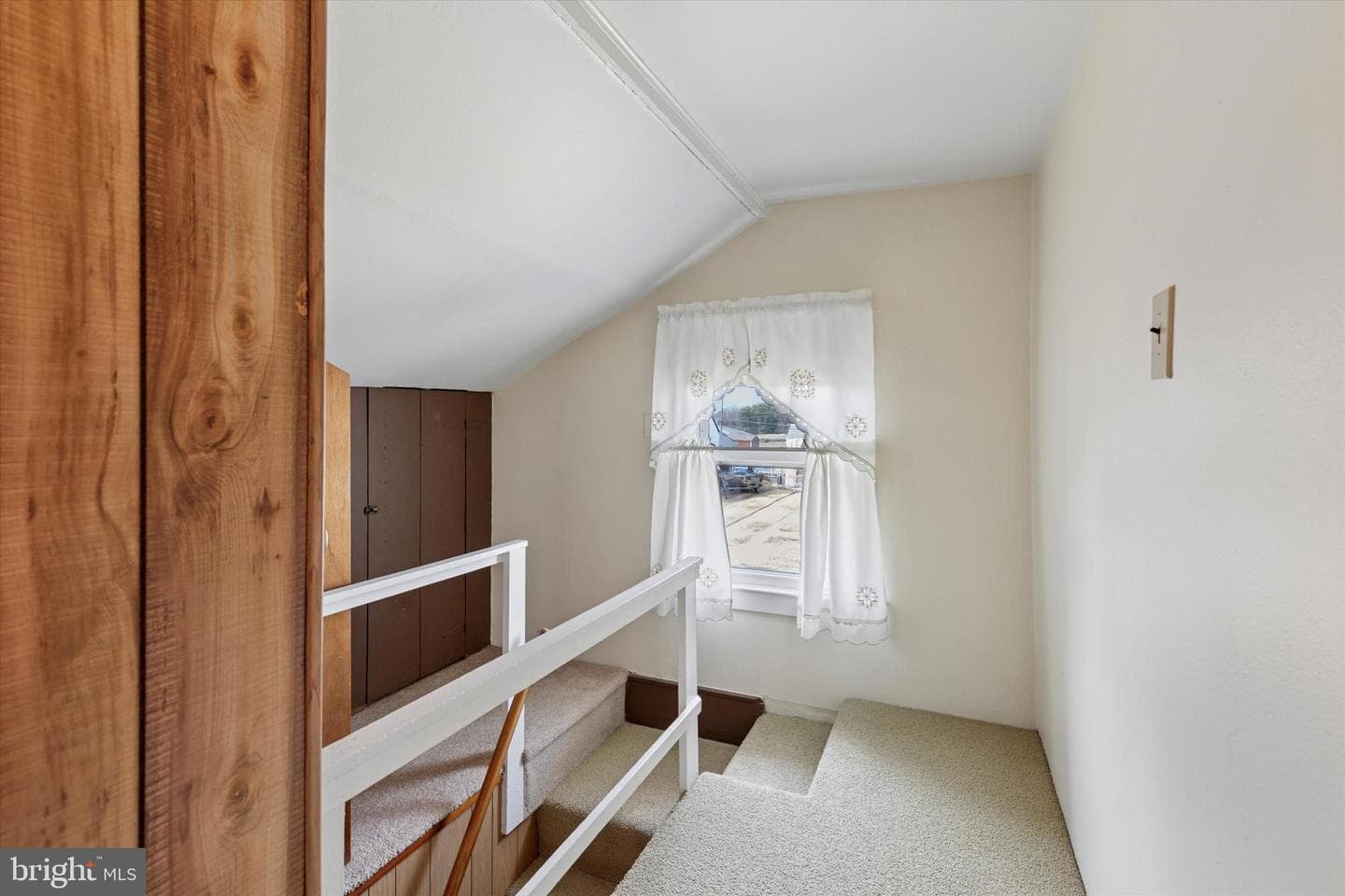 1019 Burke Avenue photo 15