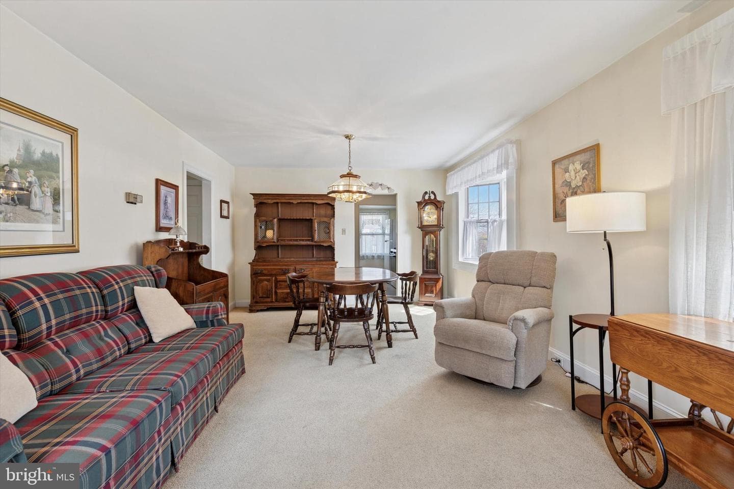 1019 Burke Avenue photo 2