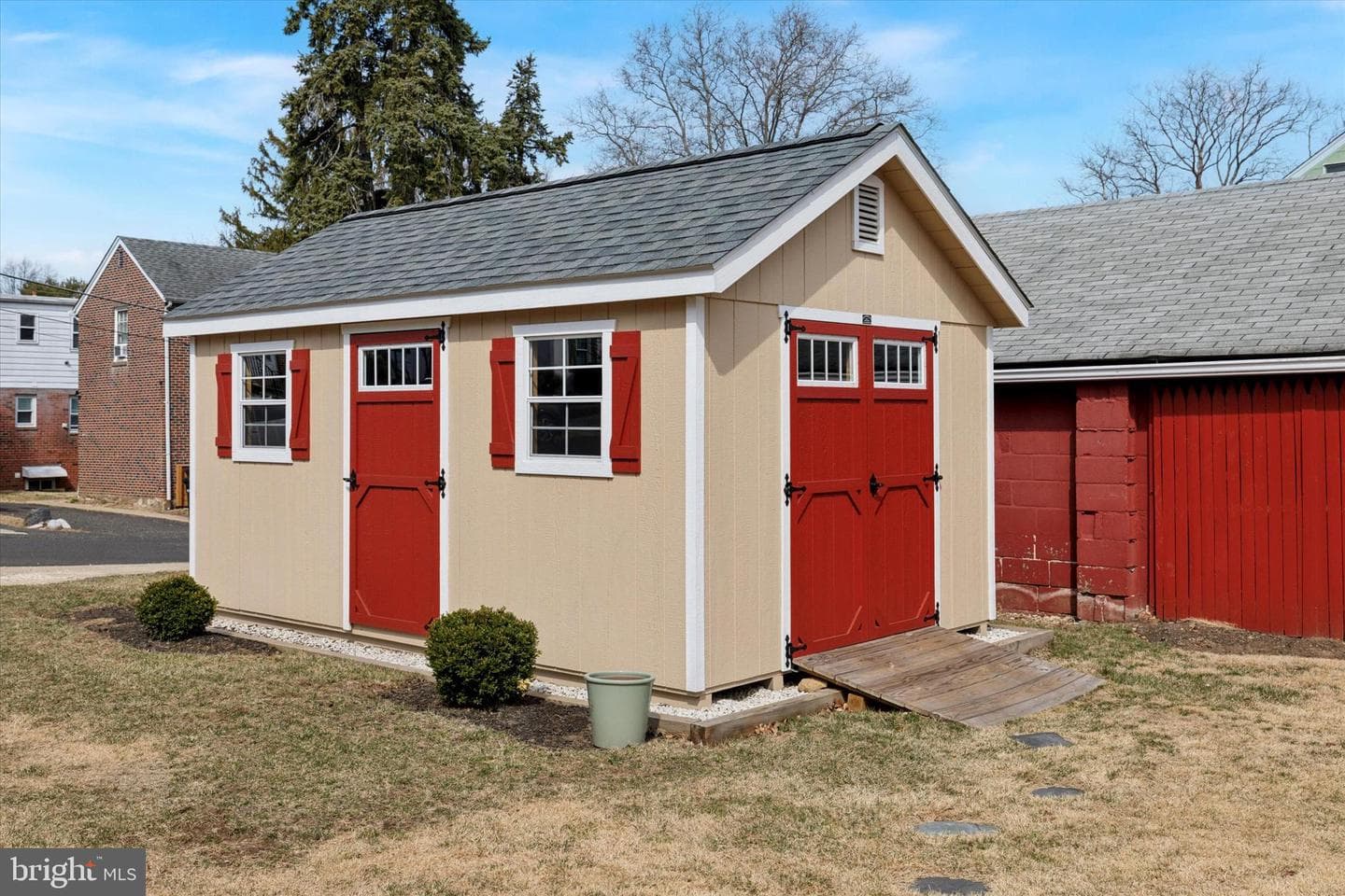 1019 Burke Avenue photo 21