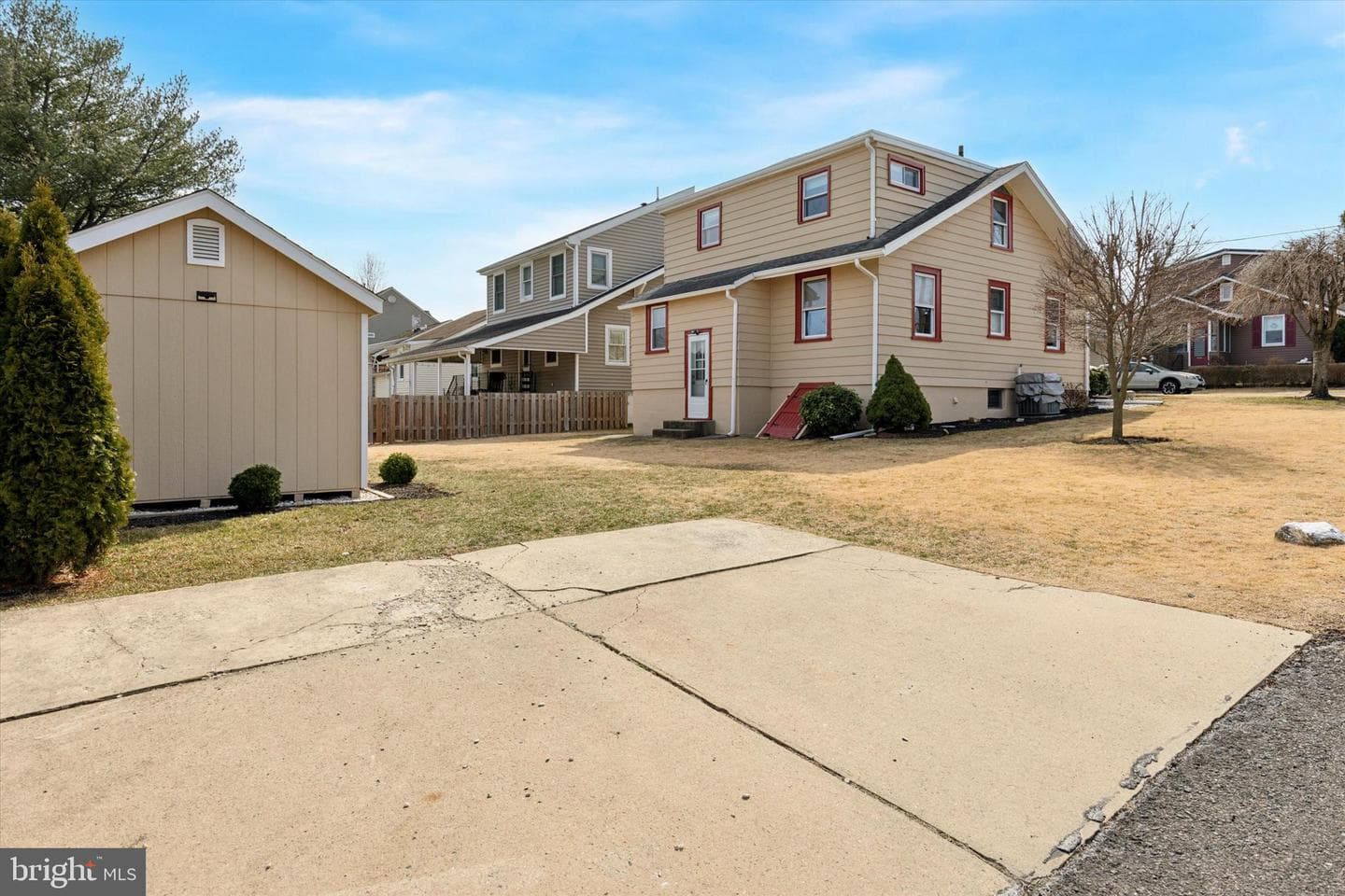 1019 Burke Avenue photo 24