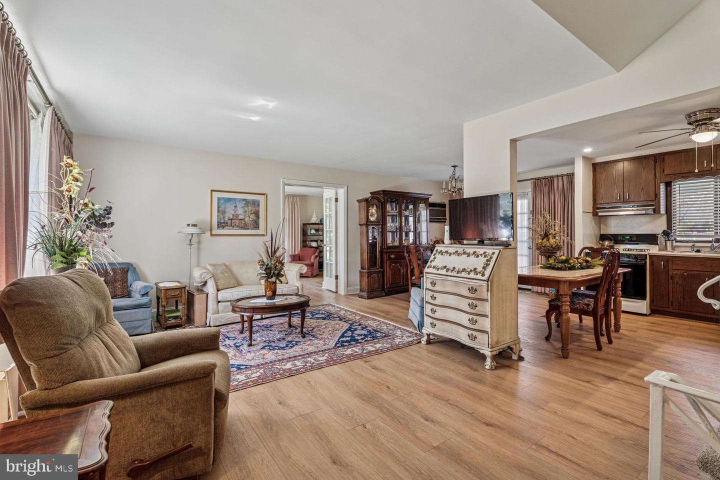 2340 Edgehill Road photo 9
