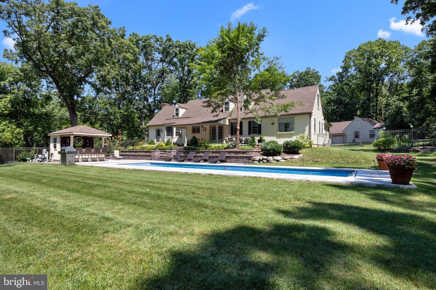 2230 Huntingdon Road photo 12