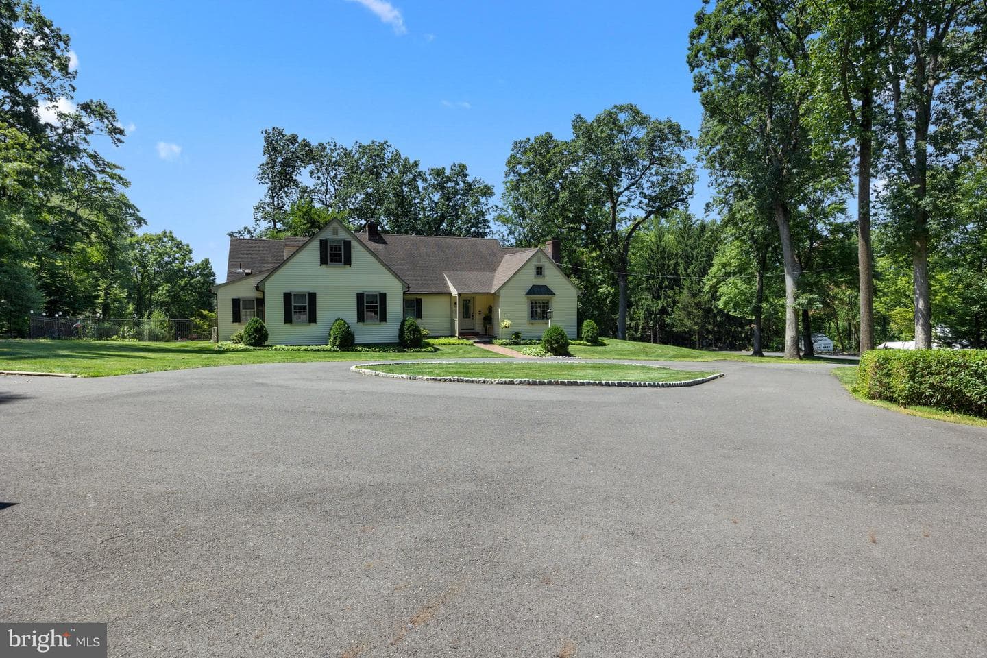 2230 Huntingdon Road photo 4
