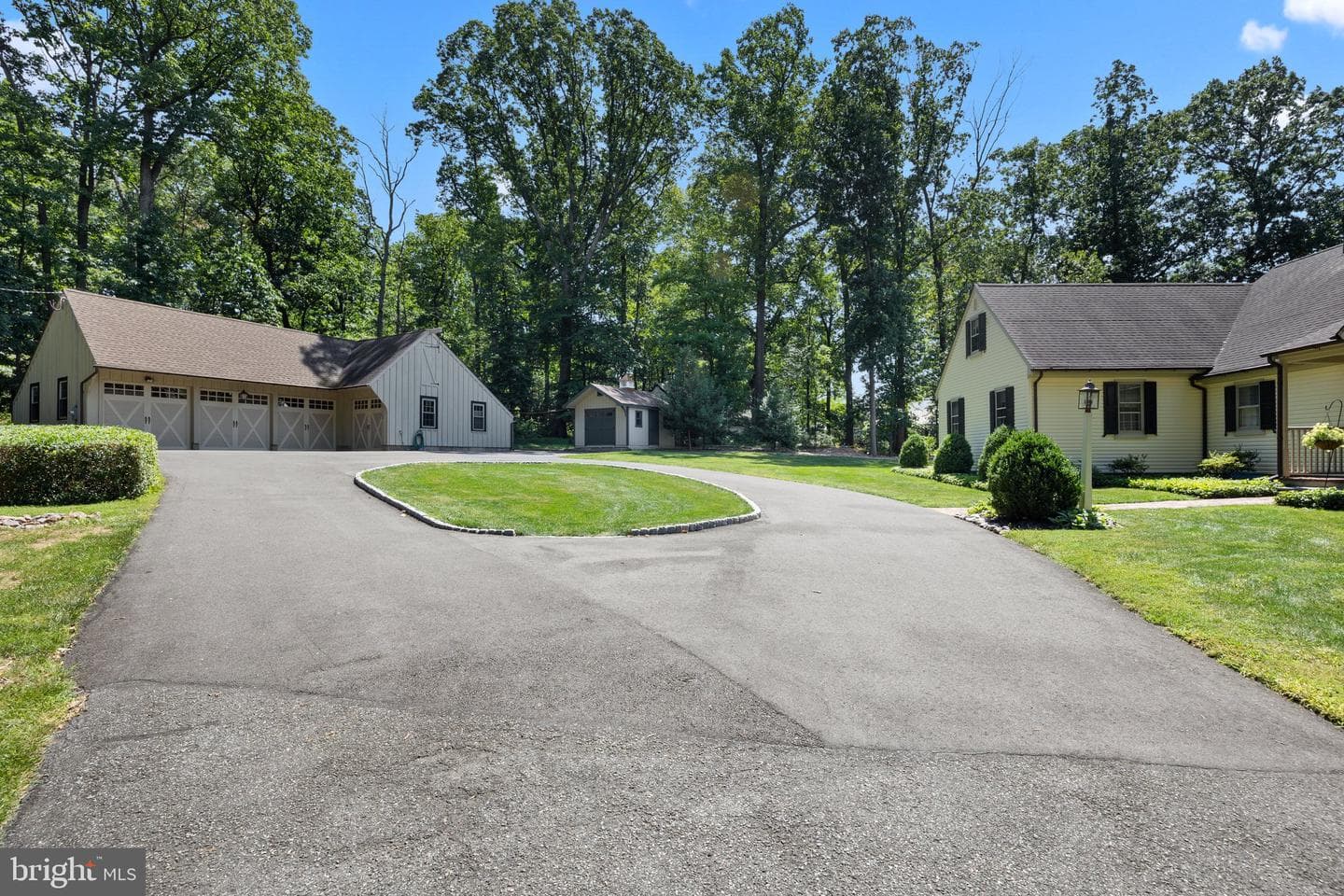 2230 Huntingdon Road photo 6