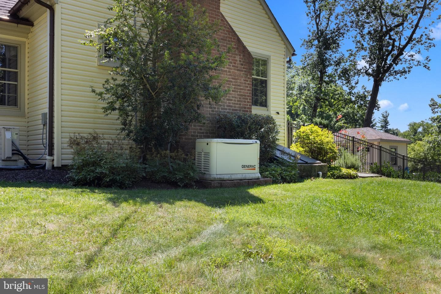 2230 Huntingdon Road photo 8