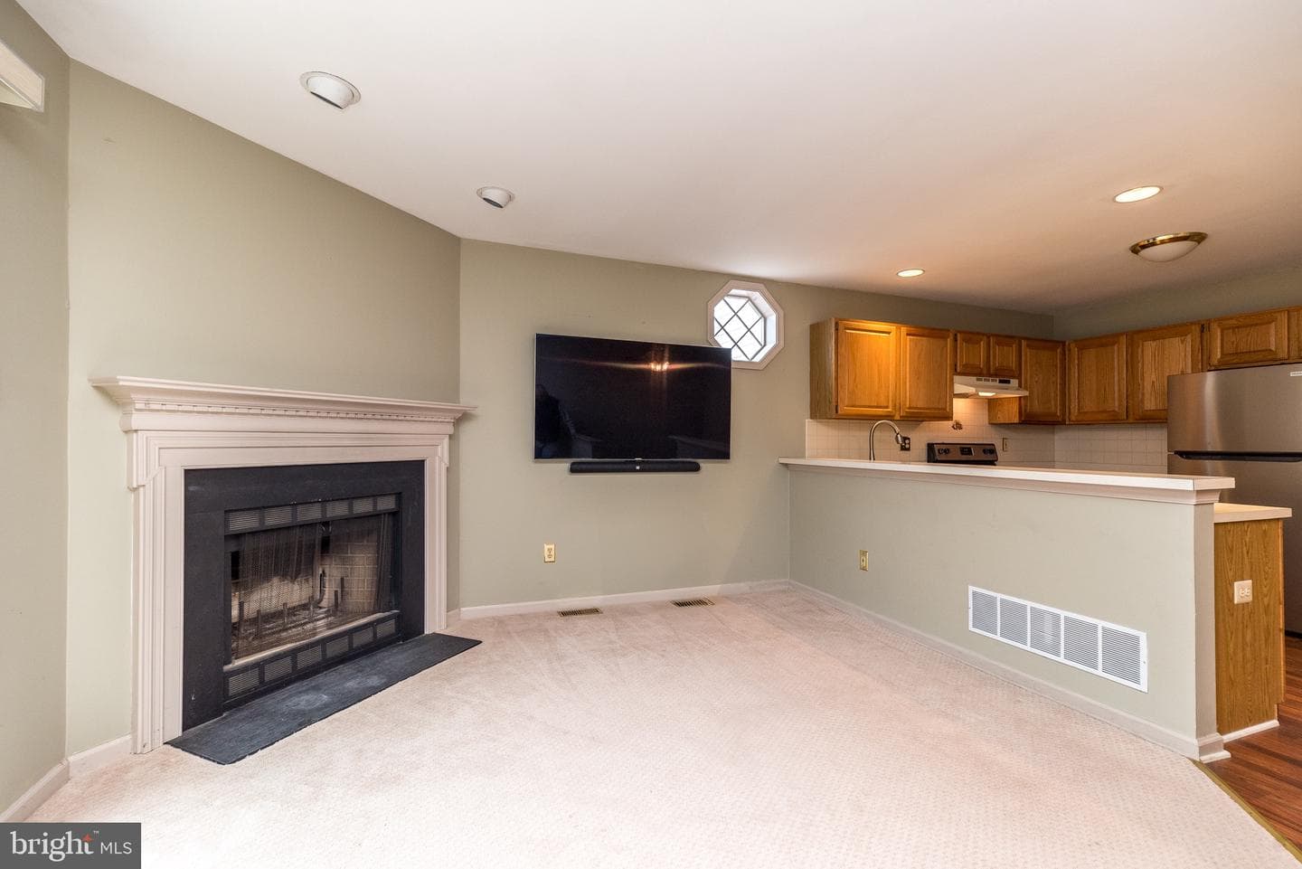 504 Victoria Drive photo 20