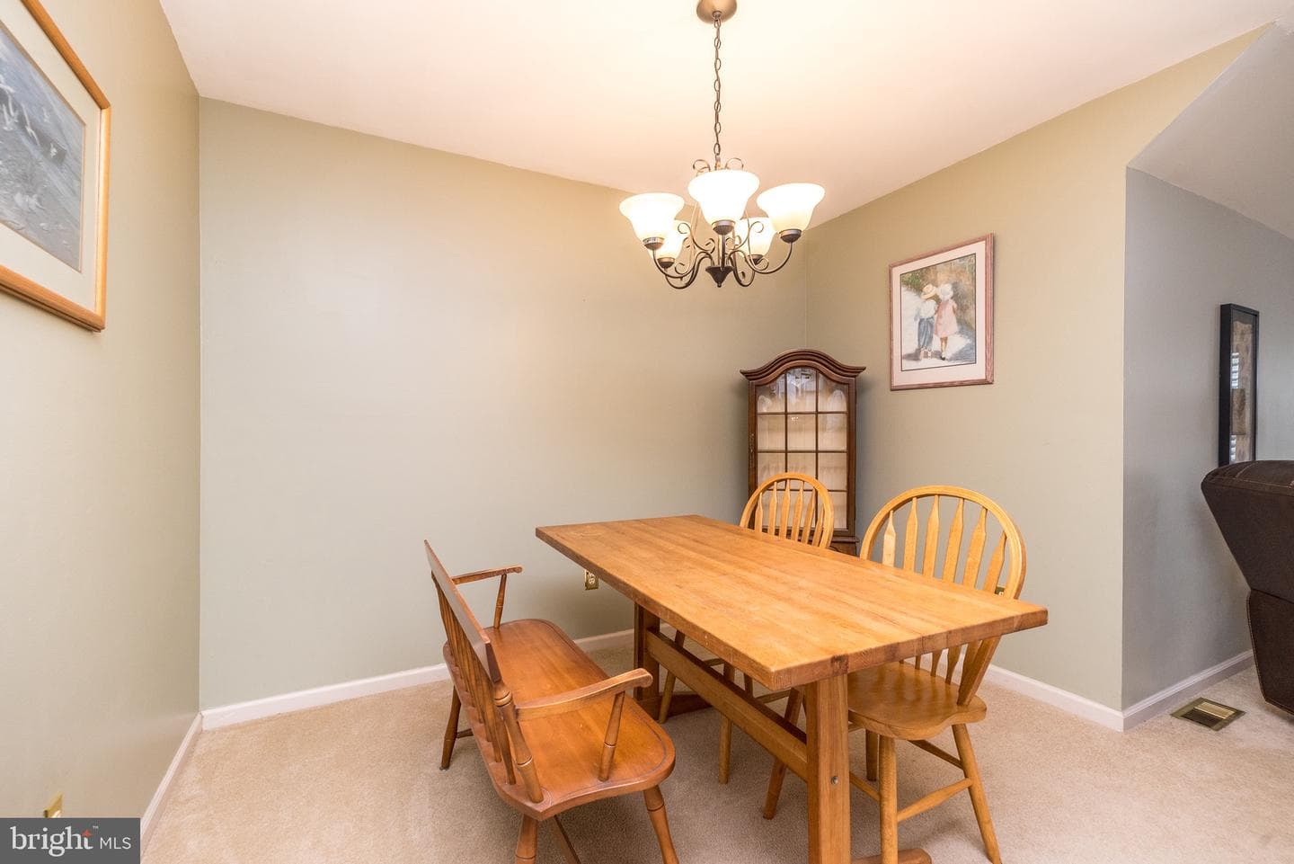 504 Victoria Drive photo 9