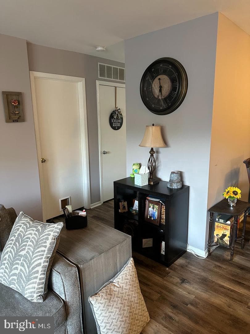 328 Lexington Road photo 10