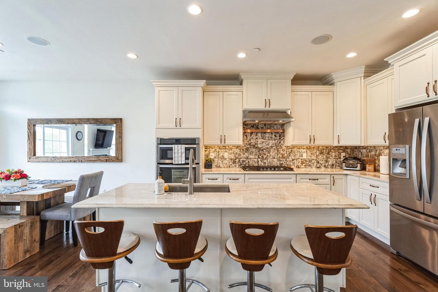 2138 Julia Drive photo 4