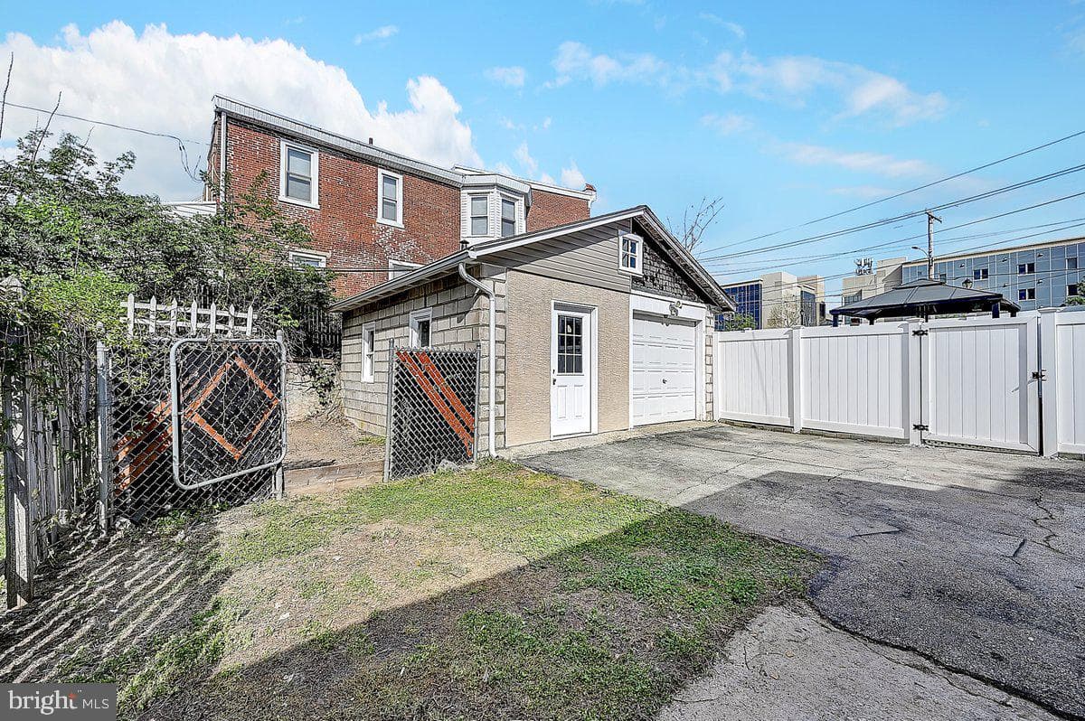 105 W Wood Street photo 12