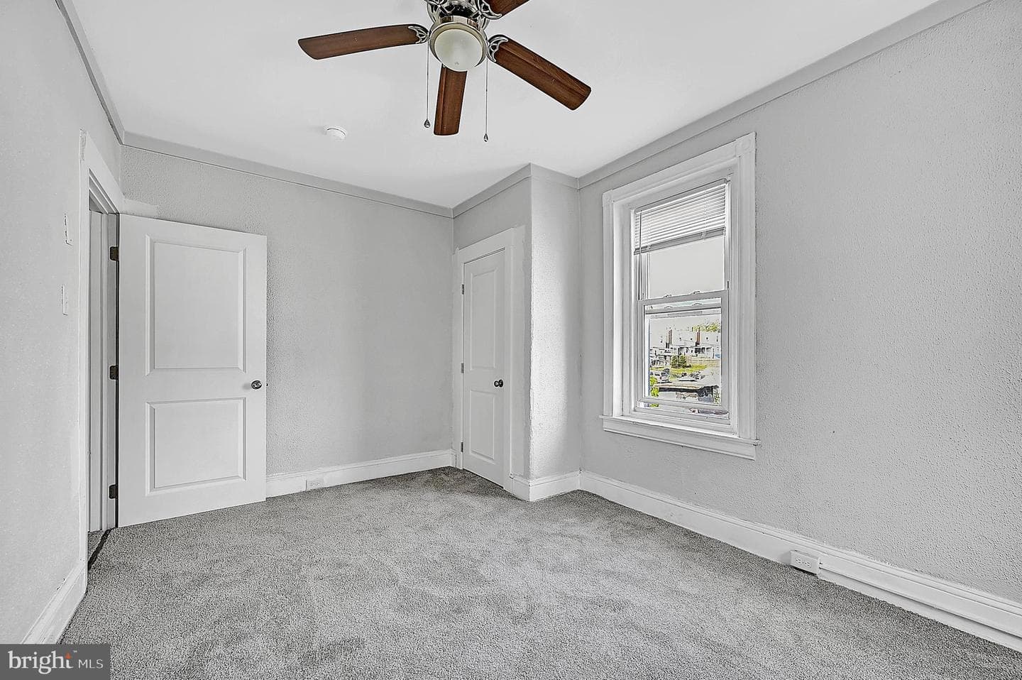 105 W Wood Street photo 30
