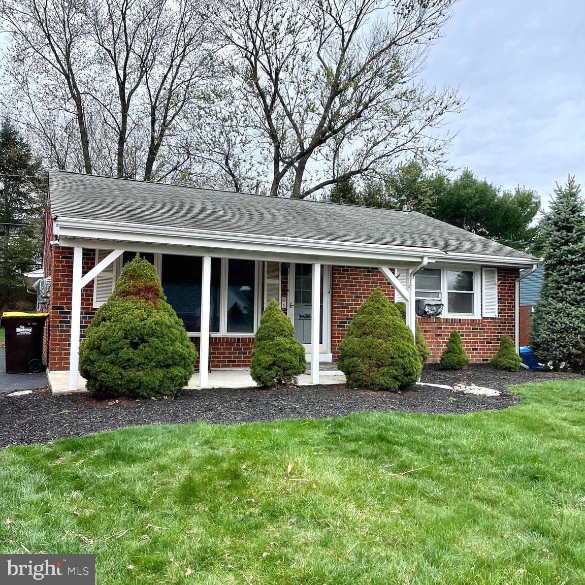 6 Lawnton Road photo 1