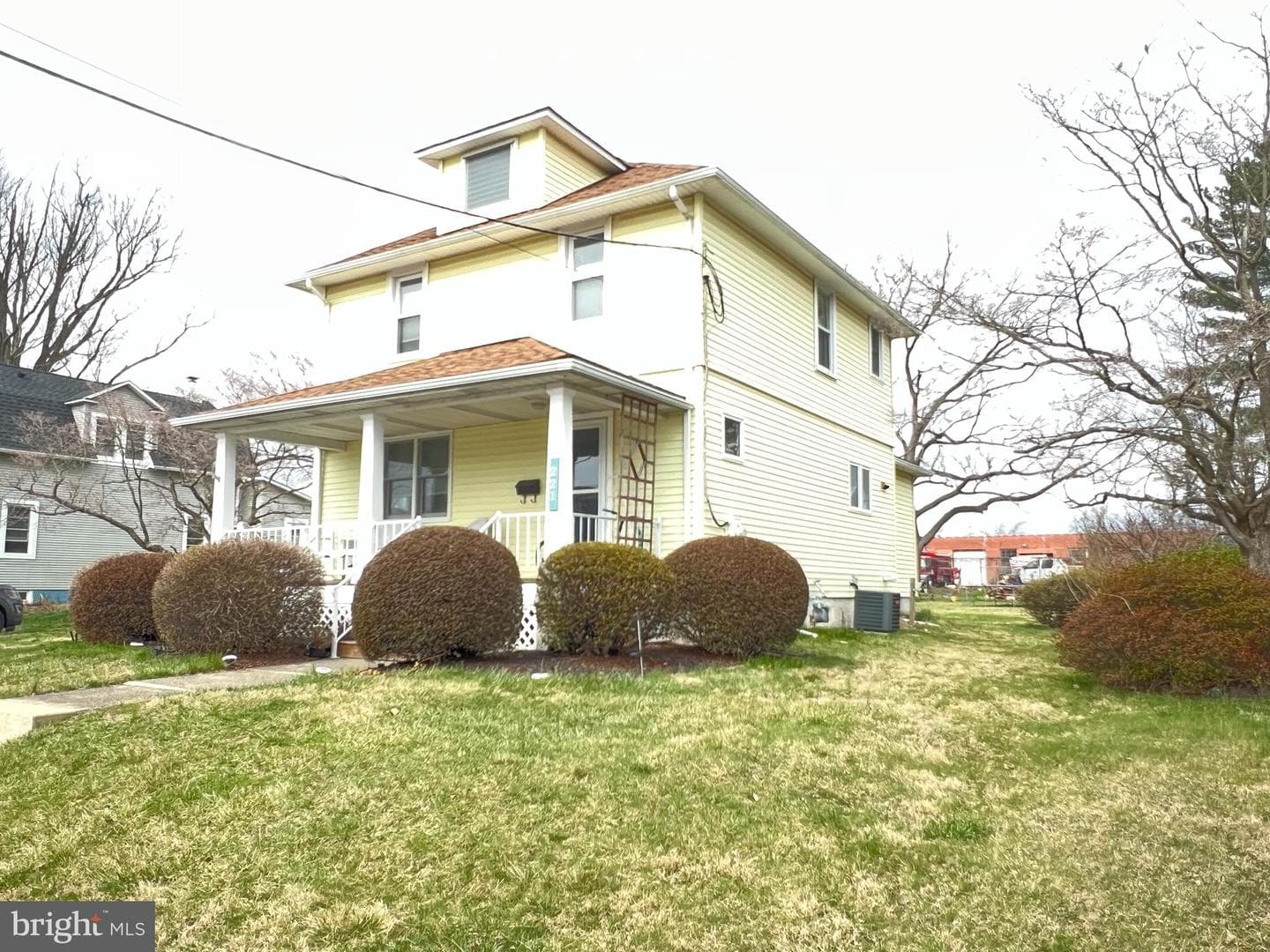 221 E Monument Avenue photo 3