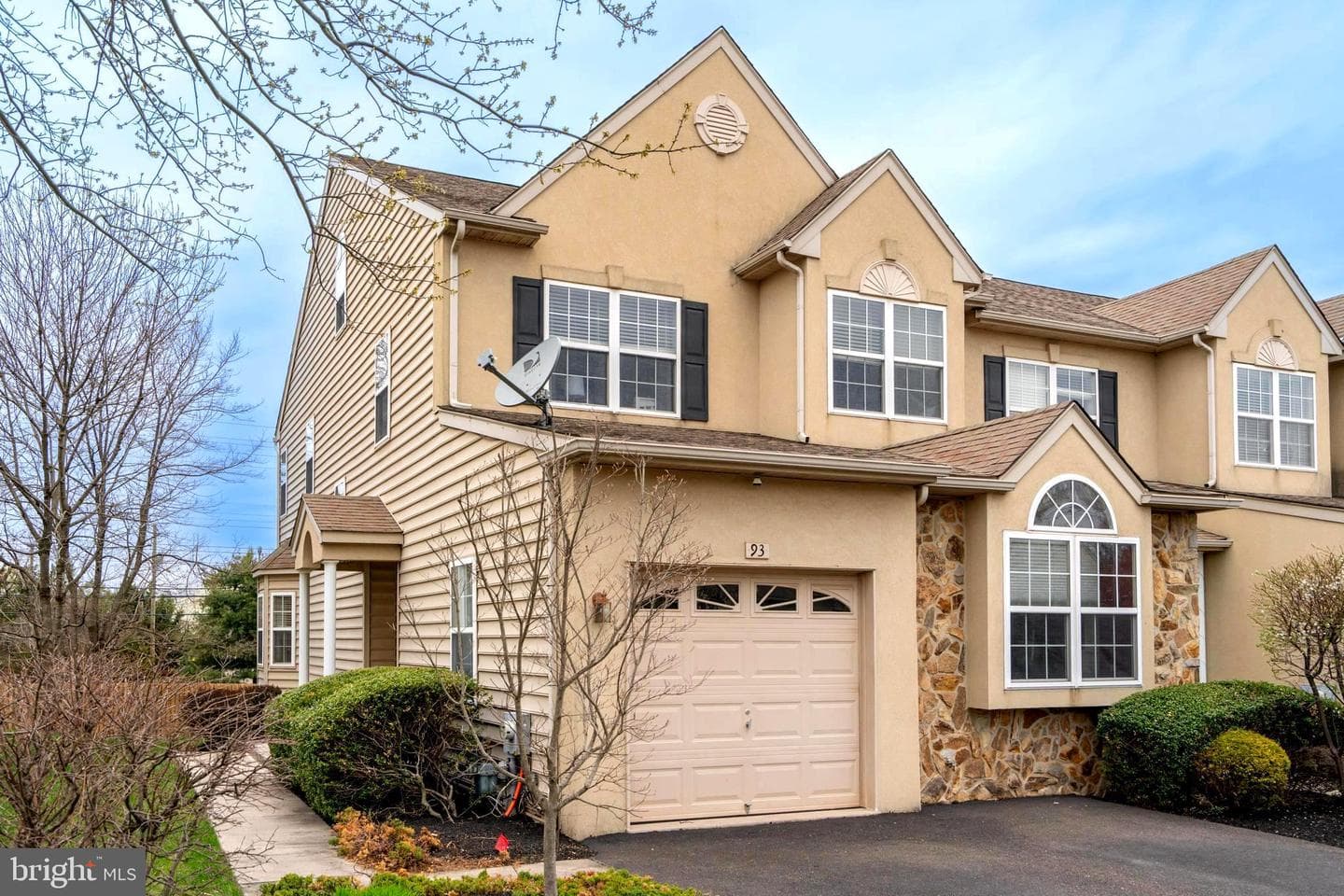 93 Arbor Circle photo 1