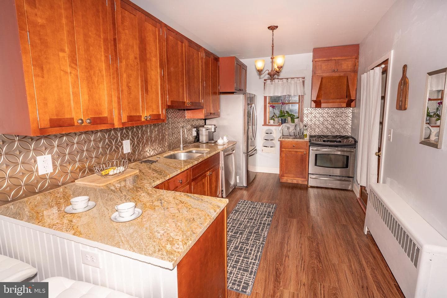 917 Queen Street photo 7