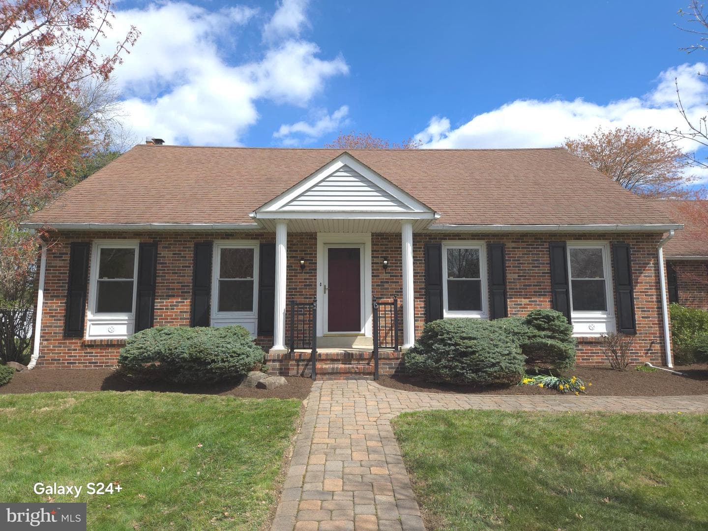 126 Crestwood Drive photo 3