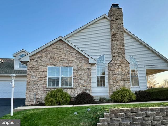 104 Barrington Way photo 5