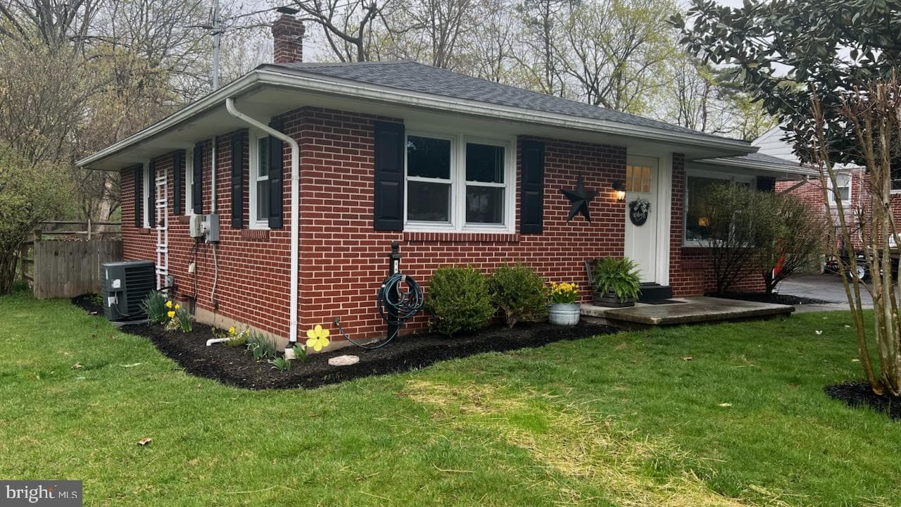 445 E Chestnut Street photo 2