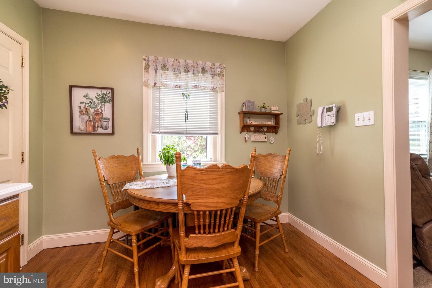 4 Elm Avenue photo 21