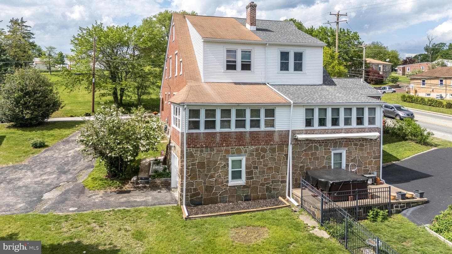 4 Elm Avenue photo 42
